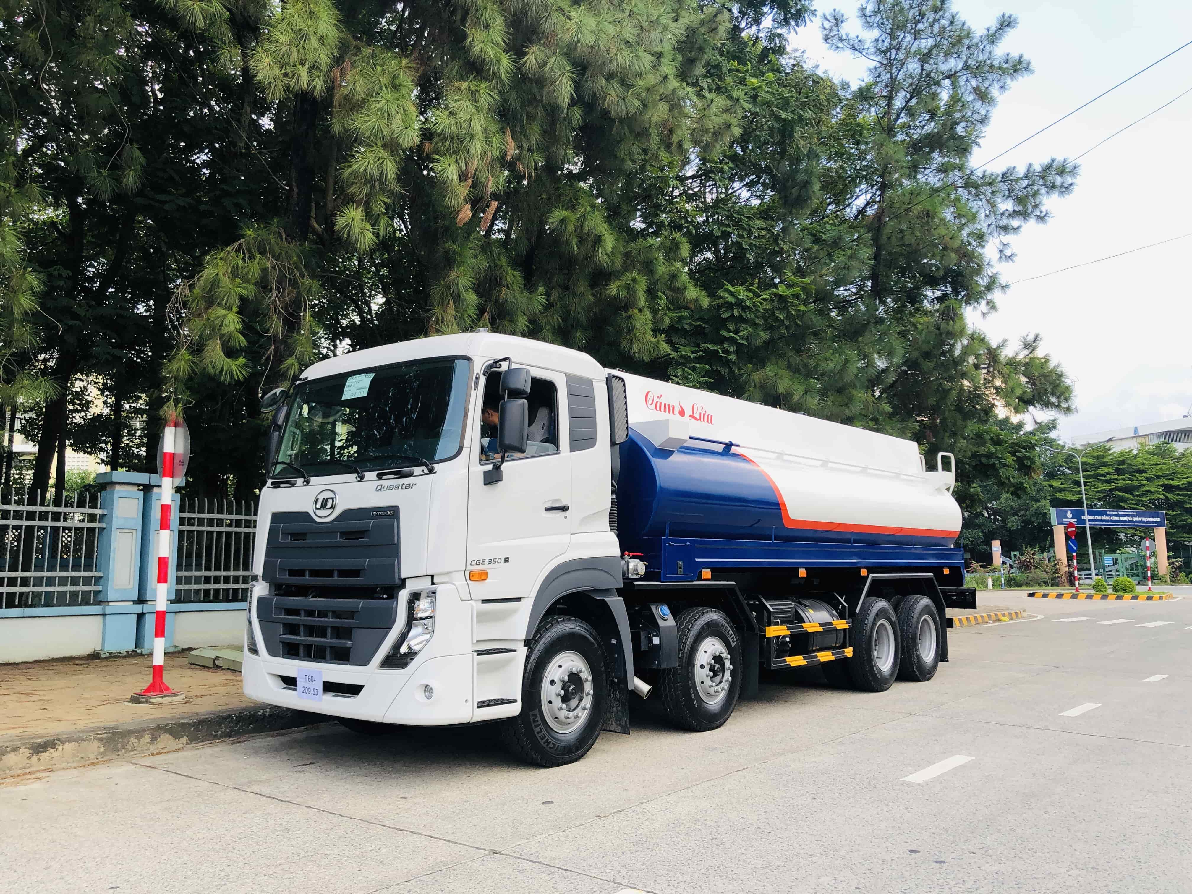 Xe Bồn Xitec 4 Chân UD 24 Khối